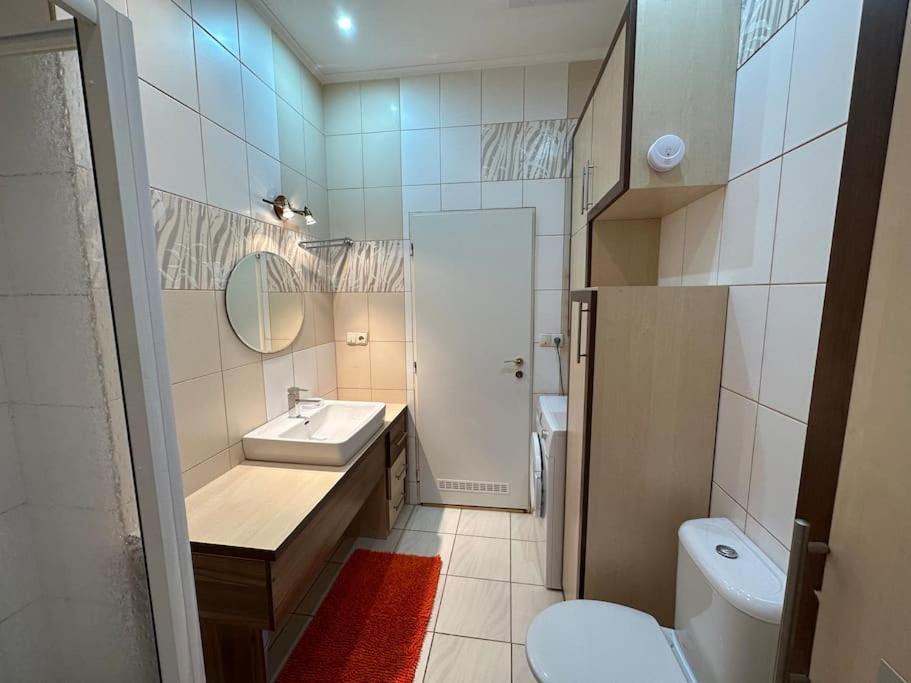 Apartment Sadova كارلوفي فاري المظهر الخارجي الصورة