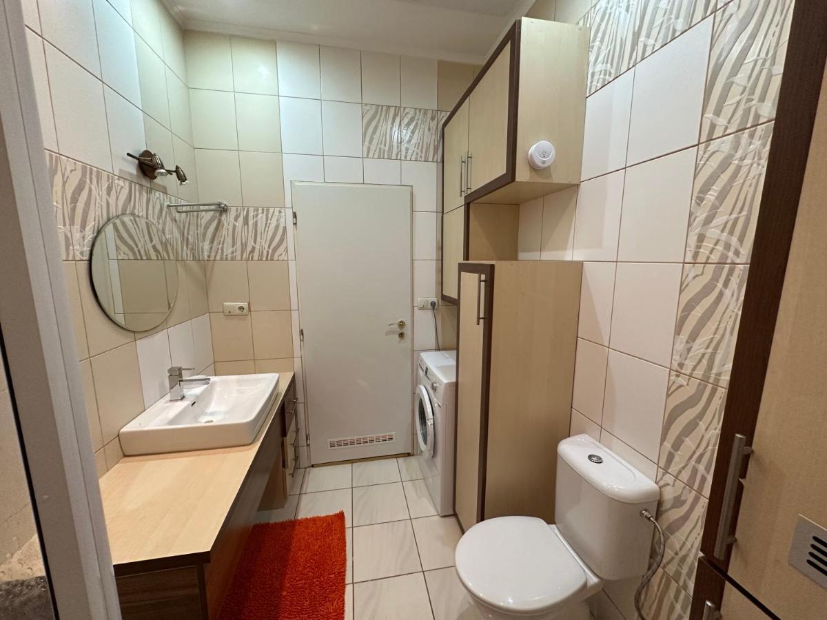 Apartment Sadova كارلوفي فاري المظهر الخارجي الصورة